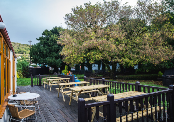 Pubs with beer gardens in Cheddar | Riverside Inn